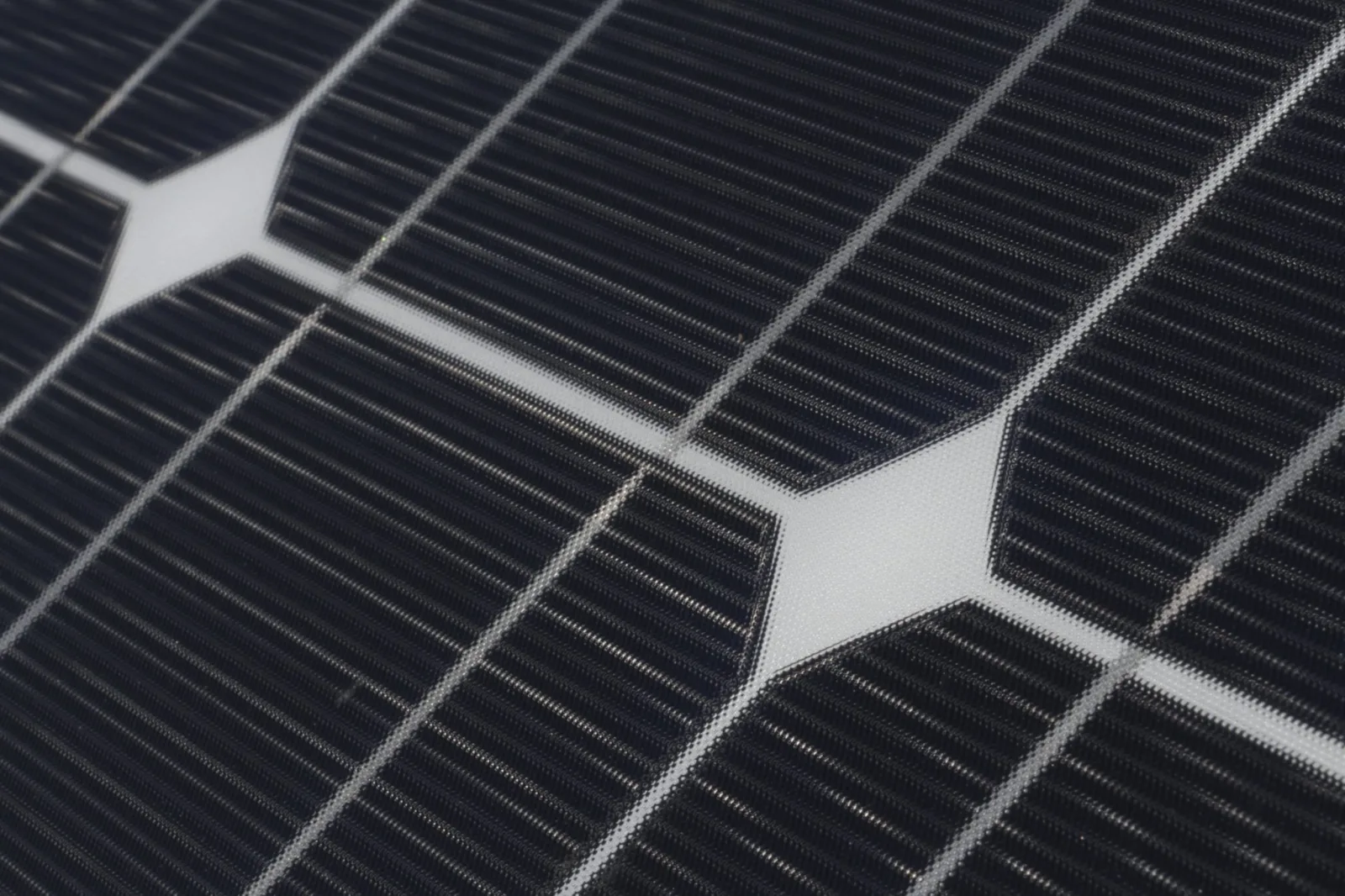 Backyard Solar Power Goes Legal: 10 States Approve Plug-in Systems