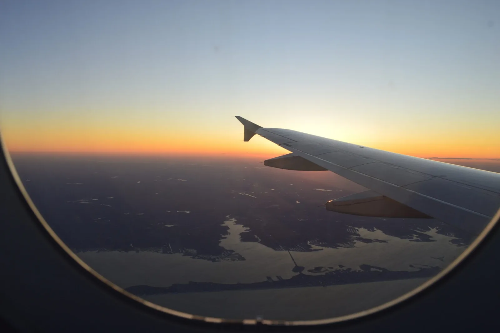 United Airlines Cuts Five Routes to Canada: Details Inside